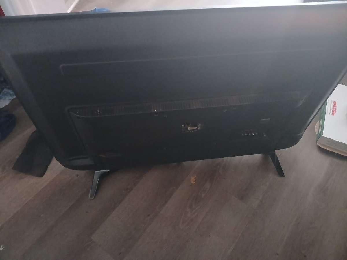 lg 49 inch smart TV 4k