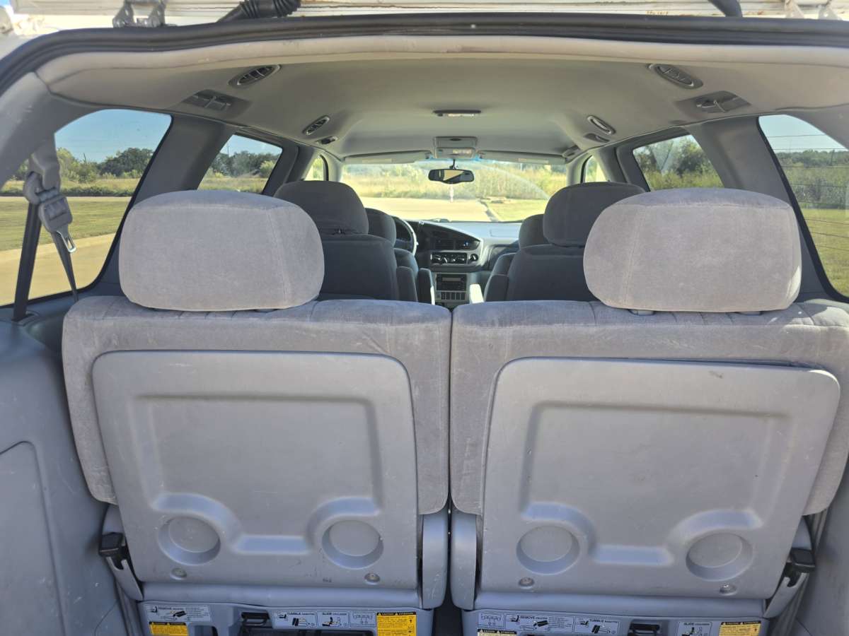2001 Toyota Sienna LE