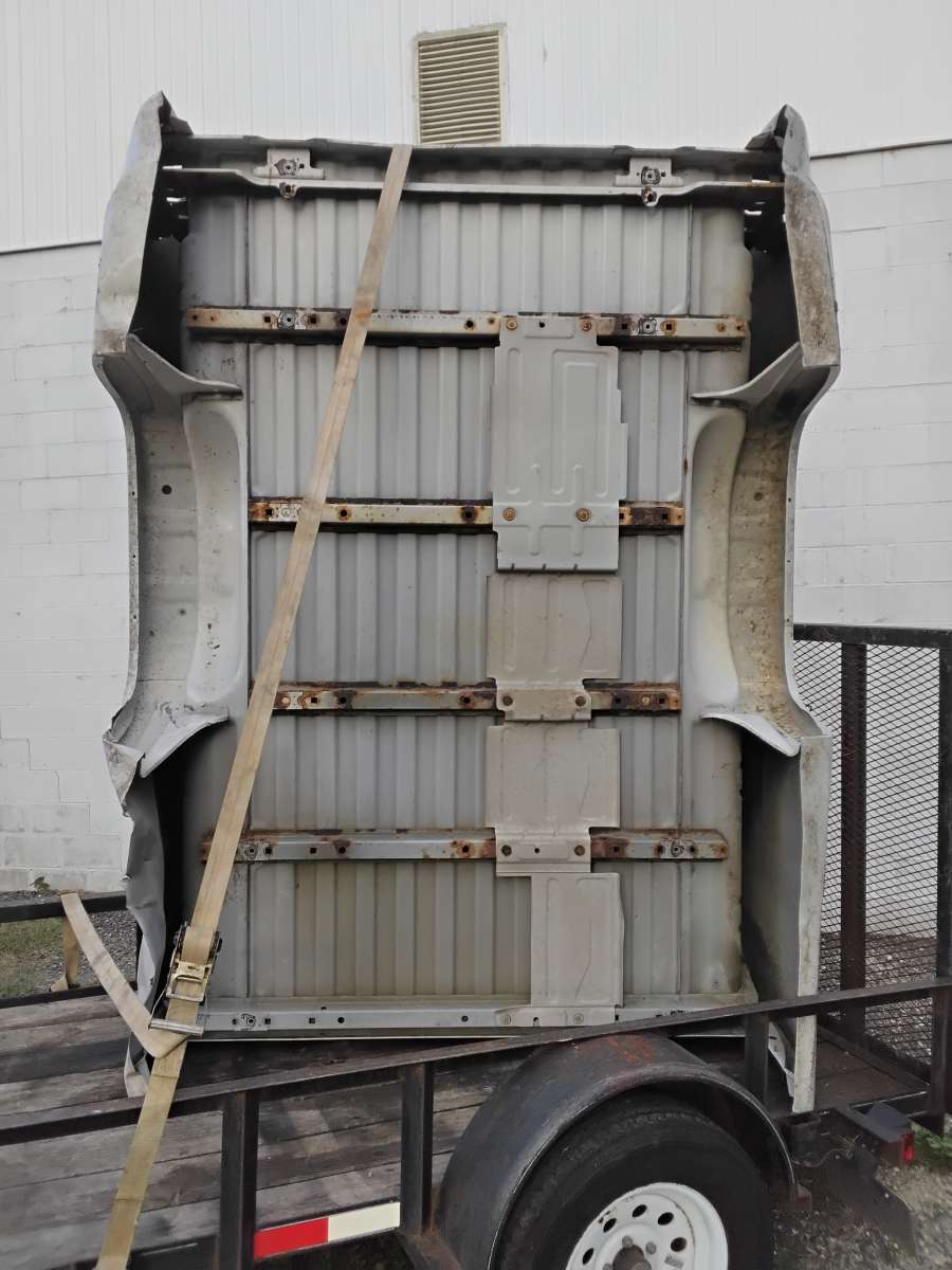 2009 Chevy or GMC Pickup Truck 8 ft Bed OEM Factory Like New