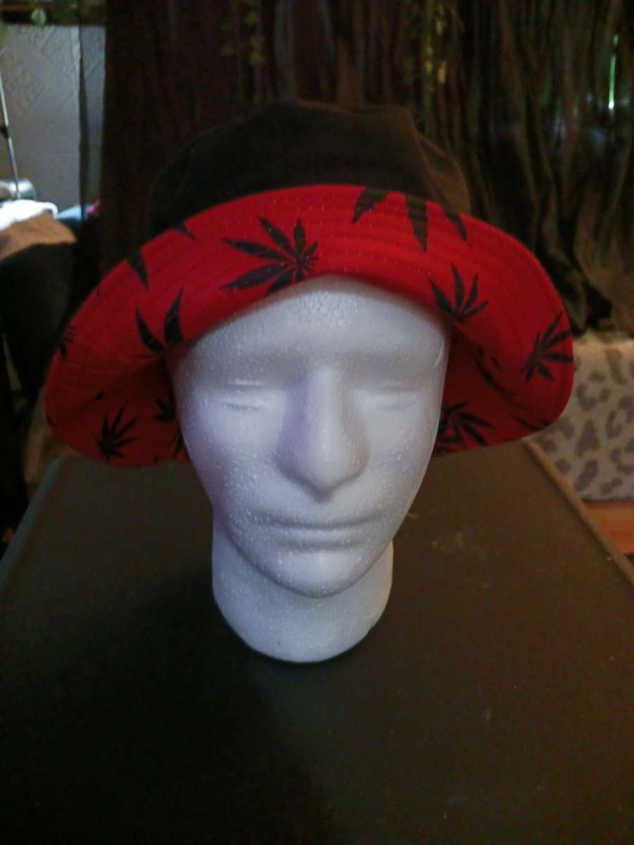 New reversible red leaf bucket hat