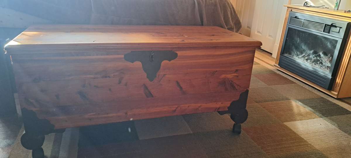 Lane cedar hope chest