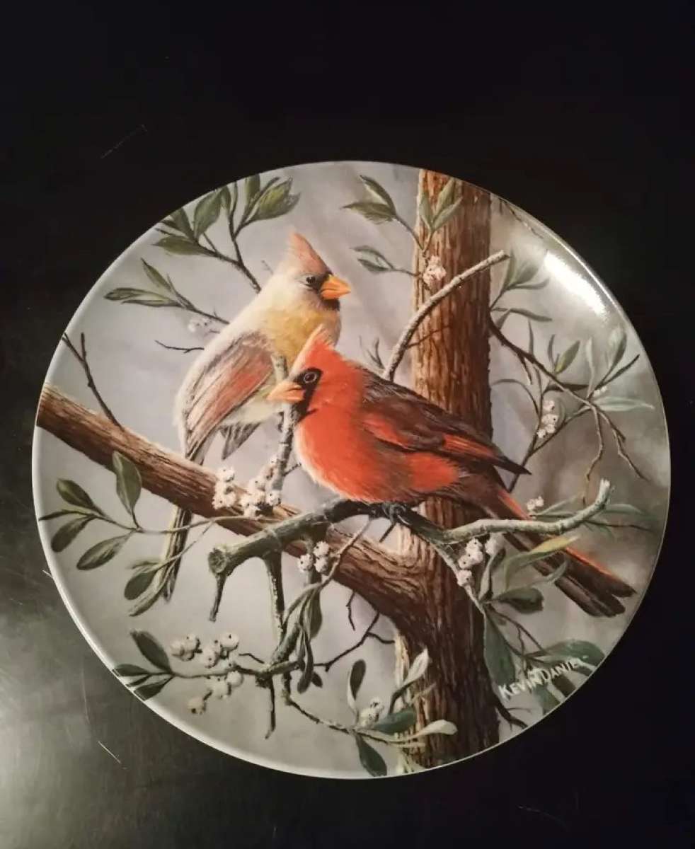 4 Vintage Collectable Plates
