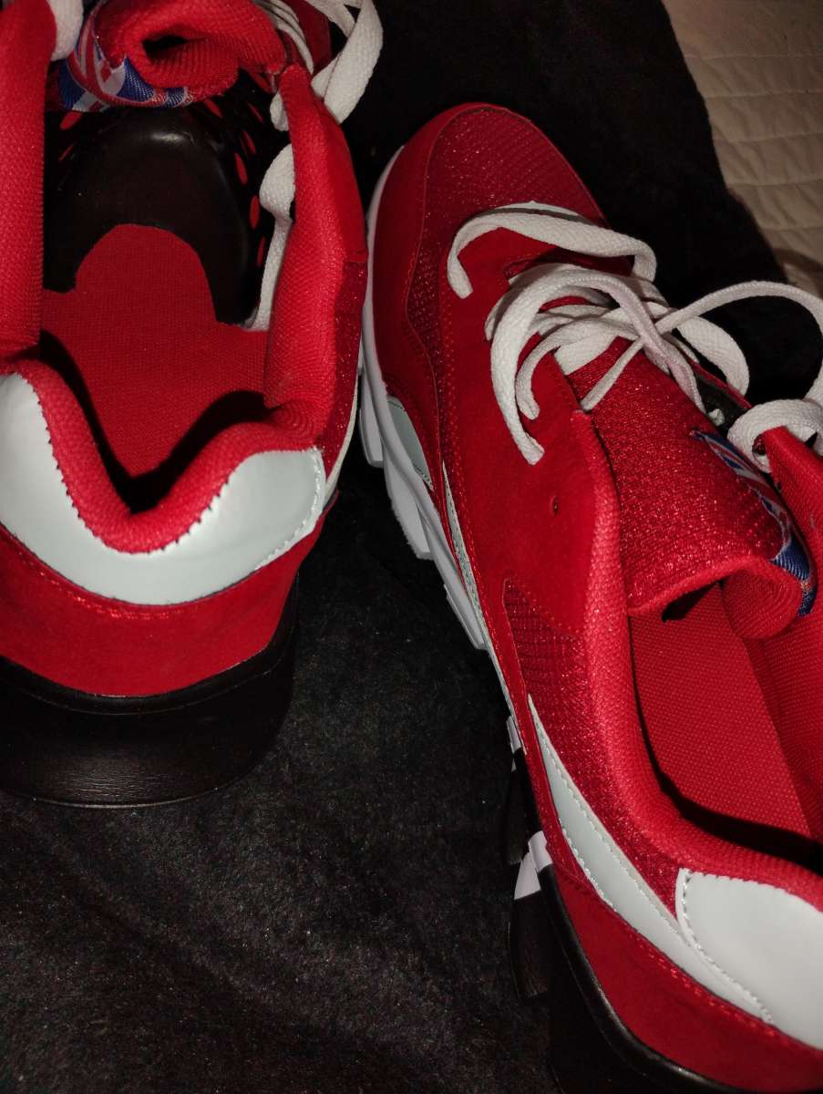 brand new tennis shoes