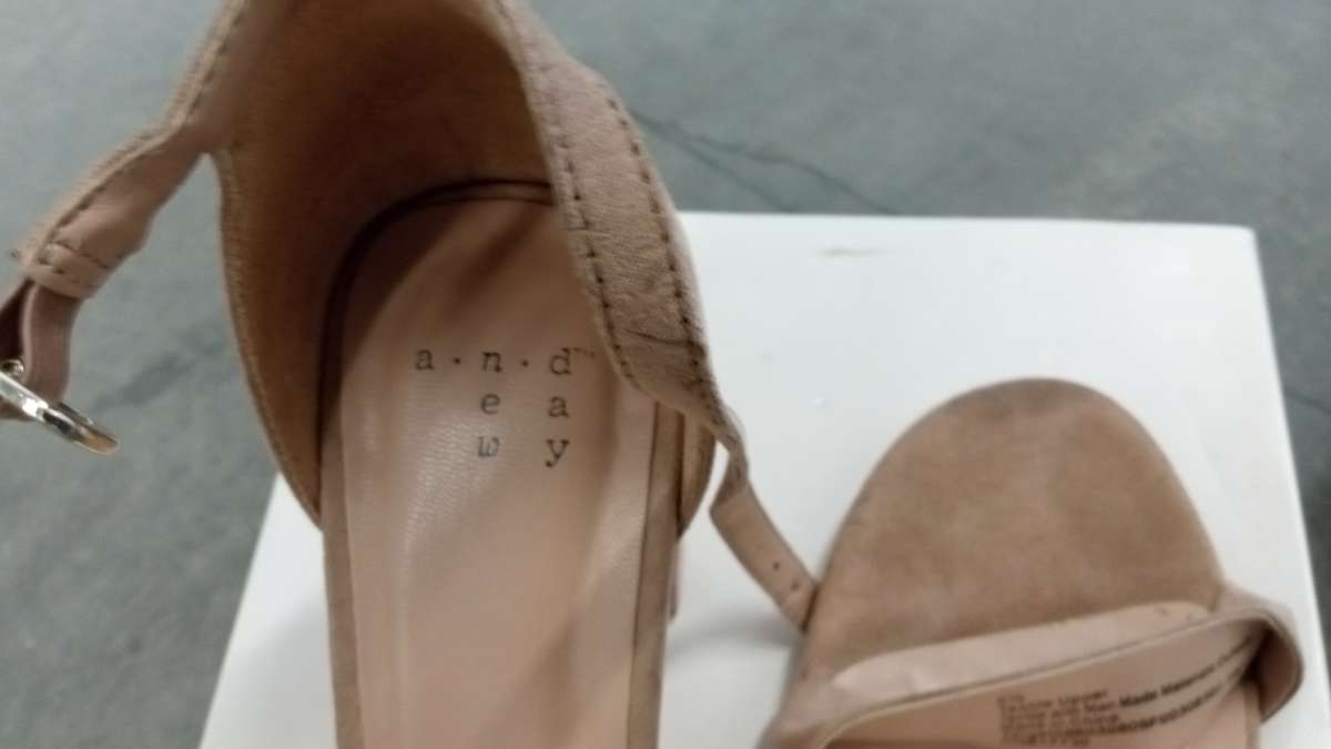 the 2 pair of sheaker for git