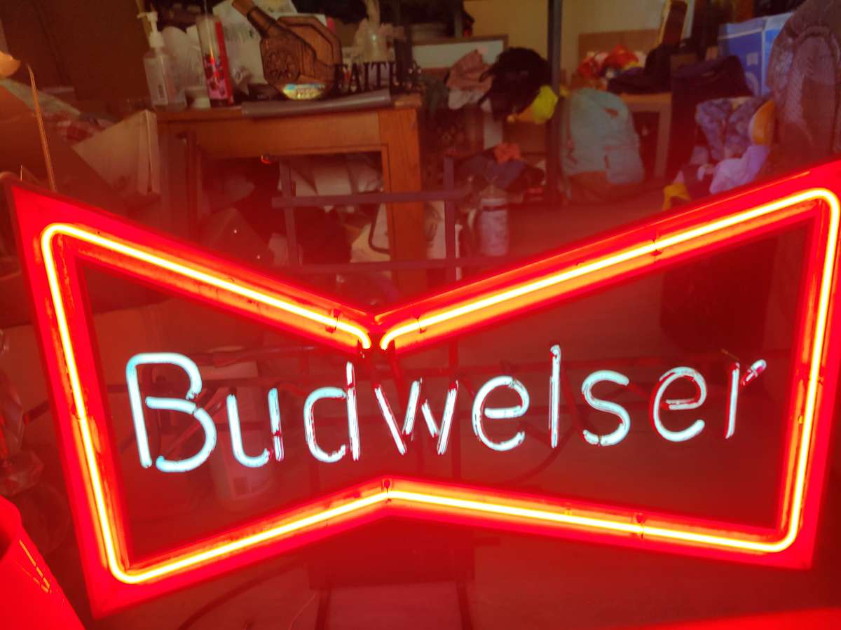 very rare vintage Budweiser neon beer Ad sign
