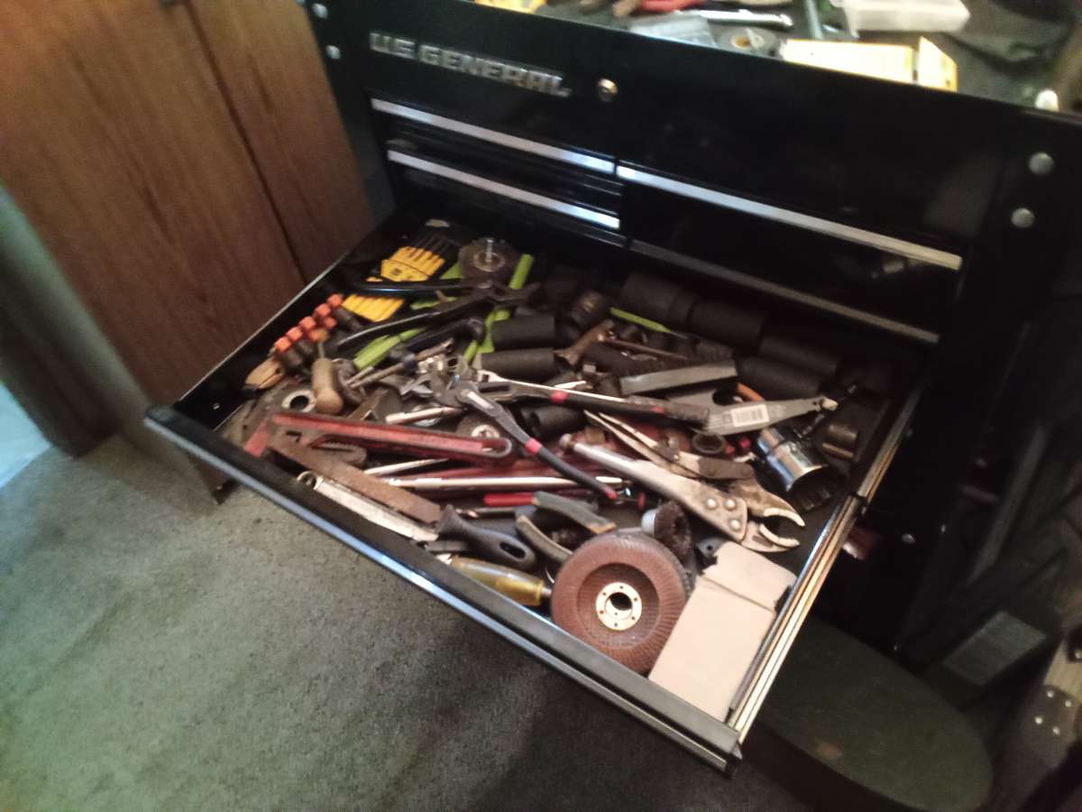 us General toolbox with tools
