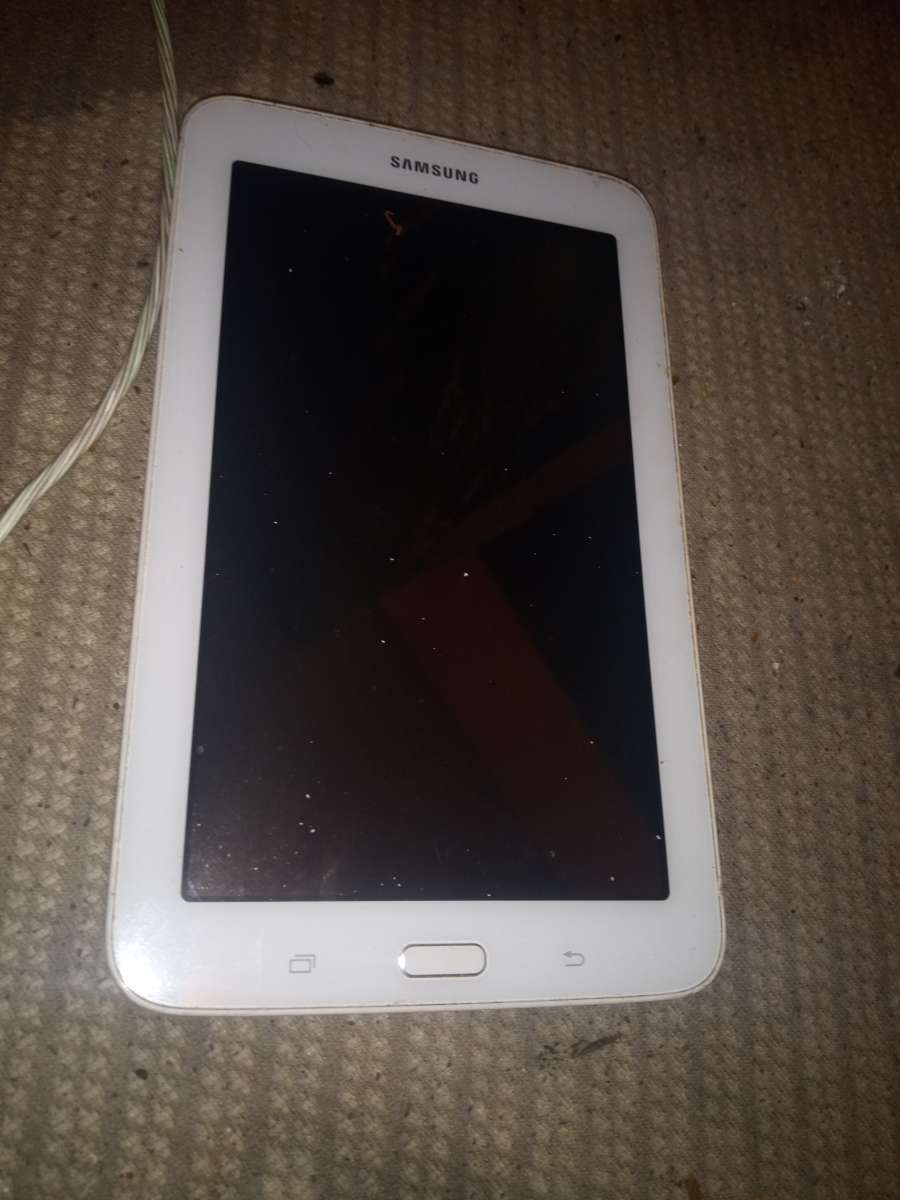 Samsung white tablet