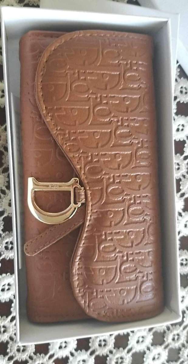 non brand women wallet  Christian dior mirror