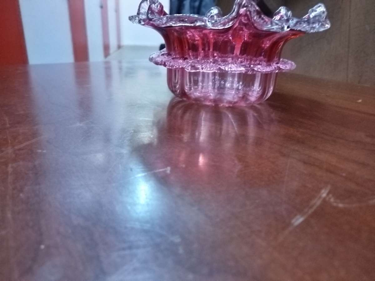 Beautiful scalloped pink glass bowl antique