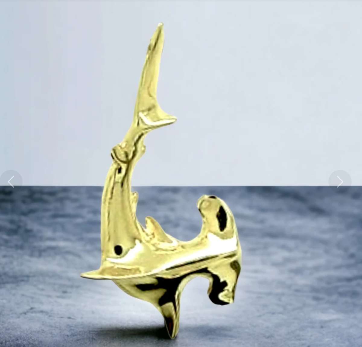 14 KT GOLD HAMAR HEAD SHARK PENDANT