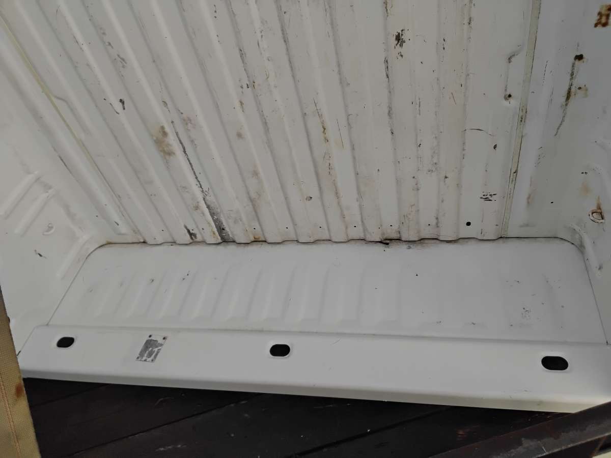 2009 Chevy or GMC Pickup Truck 8ft Bed OEM Factory No Rust