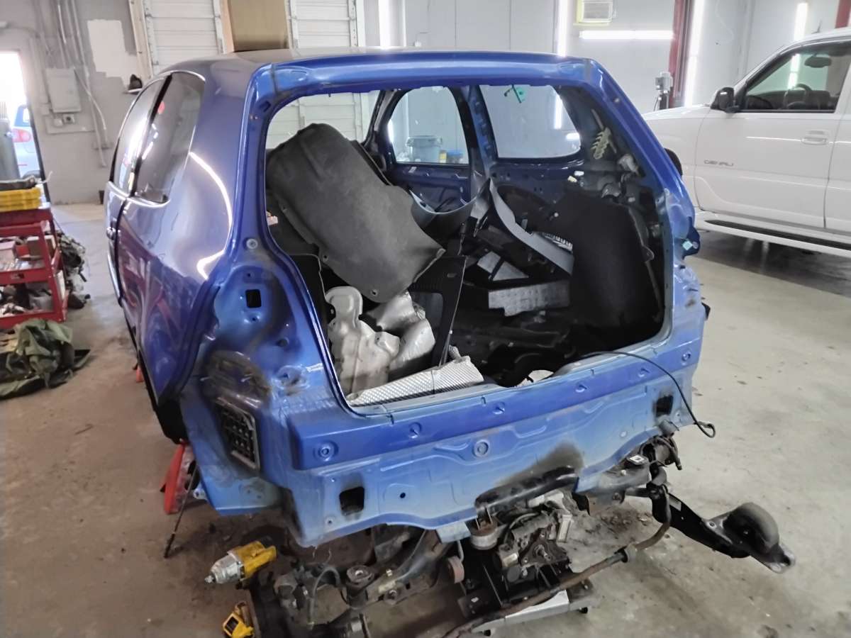 Nice 2008 VW R 32 Shell Carpet and Sunroof No Doors OEM
