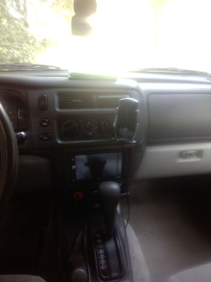 2000 4x4Mitsubish Montero Sport title in hand no leins