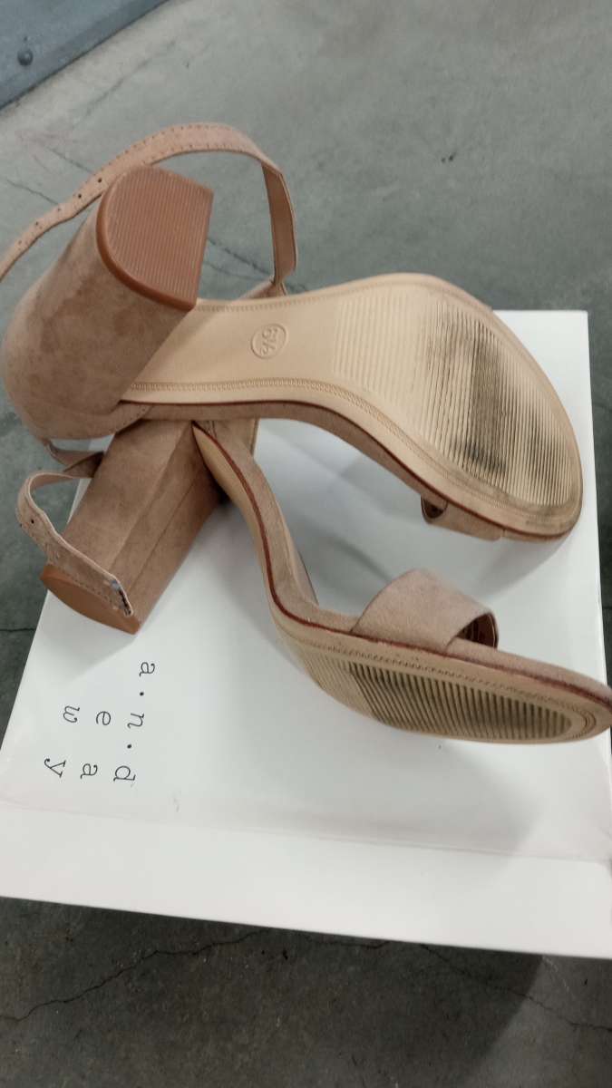 the 2 pair of sheaker for git