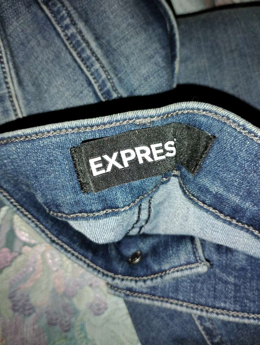 brand new never worn Express jeans size 18R