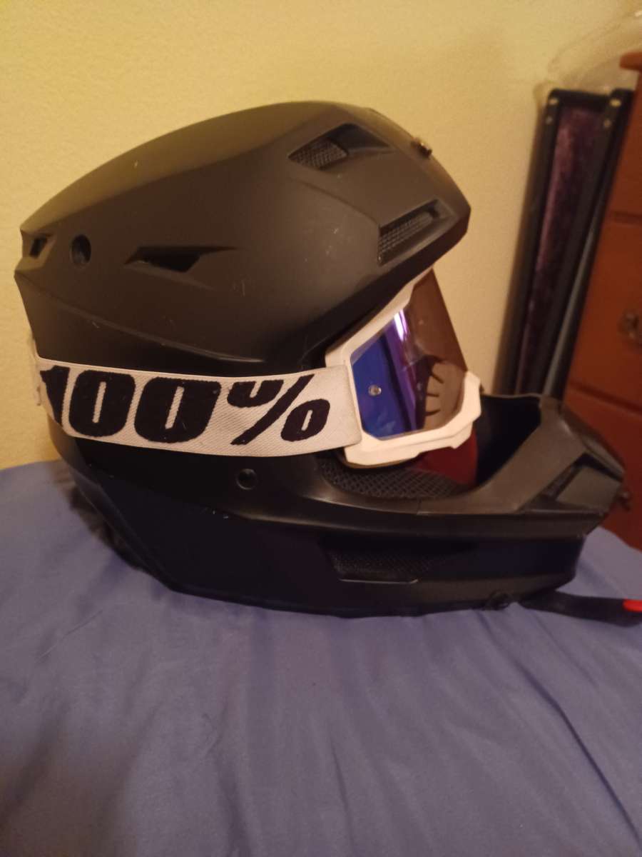 Fox v1 racing helmet