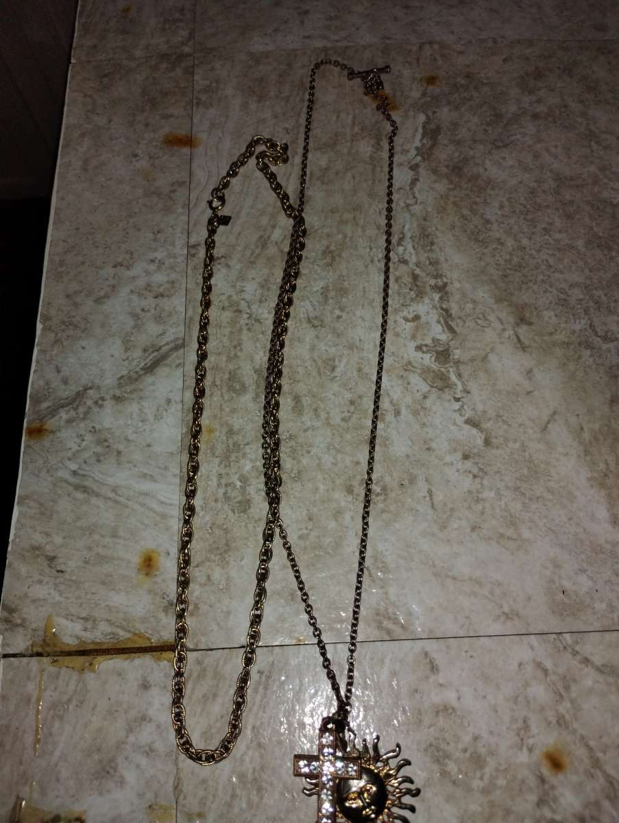 good platted neckless 2 of them