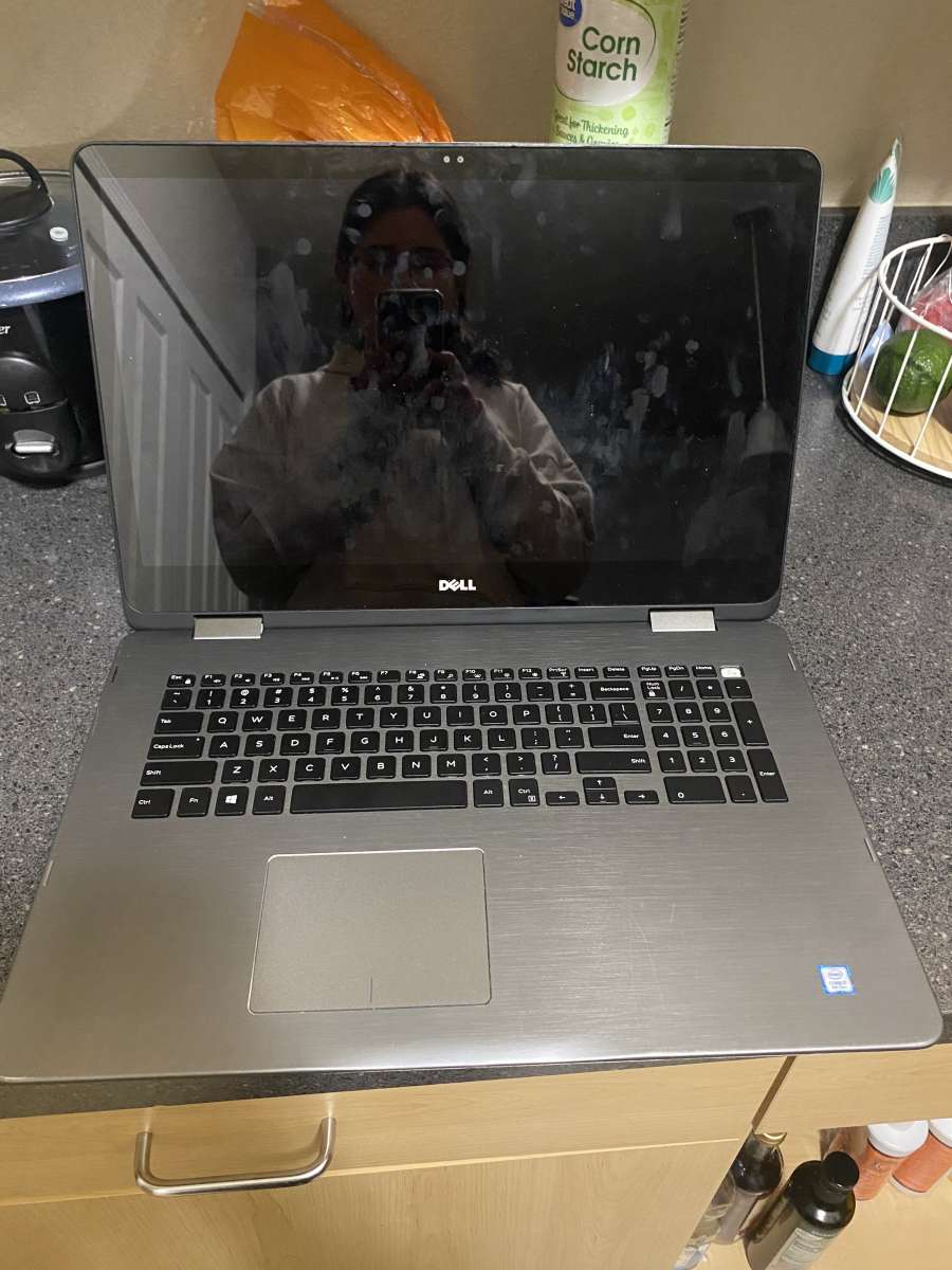 Inspiron Dell i7 8gen 2 in 1