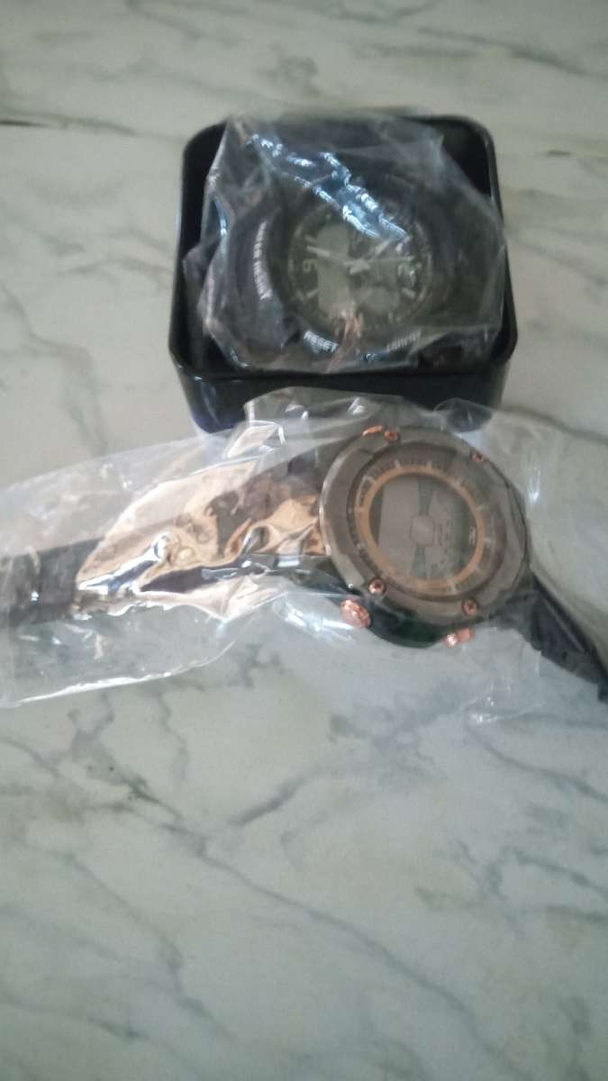 the 3 watchs of battery new