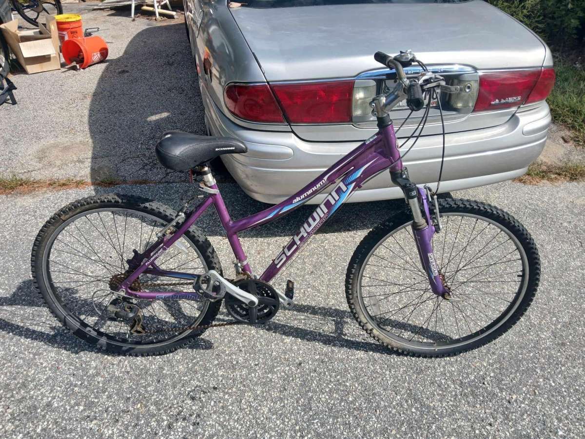 bicycle 21 speed Schwinn  its available