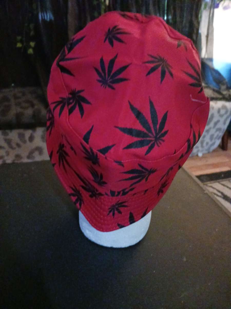 New reversible red leaf bucket hat