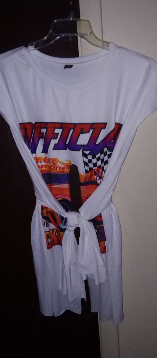 Plus size 4X Graphic race car high split hem tank top