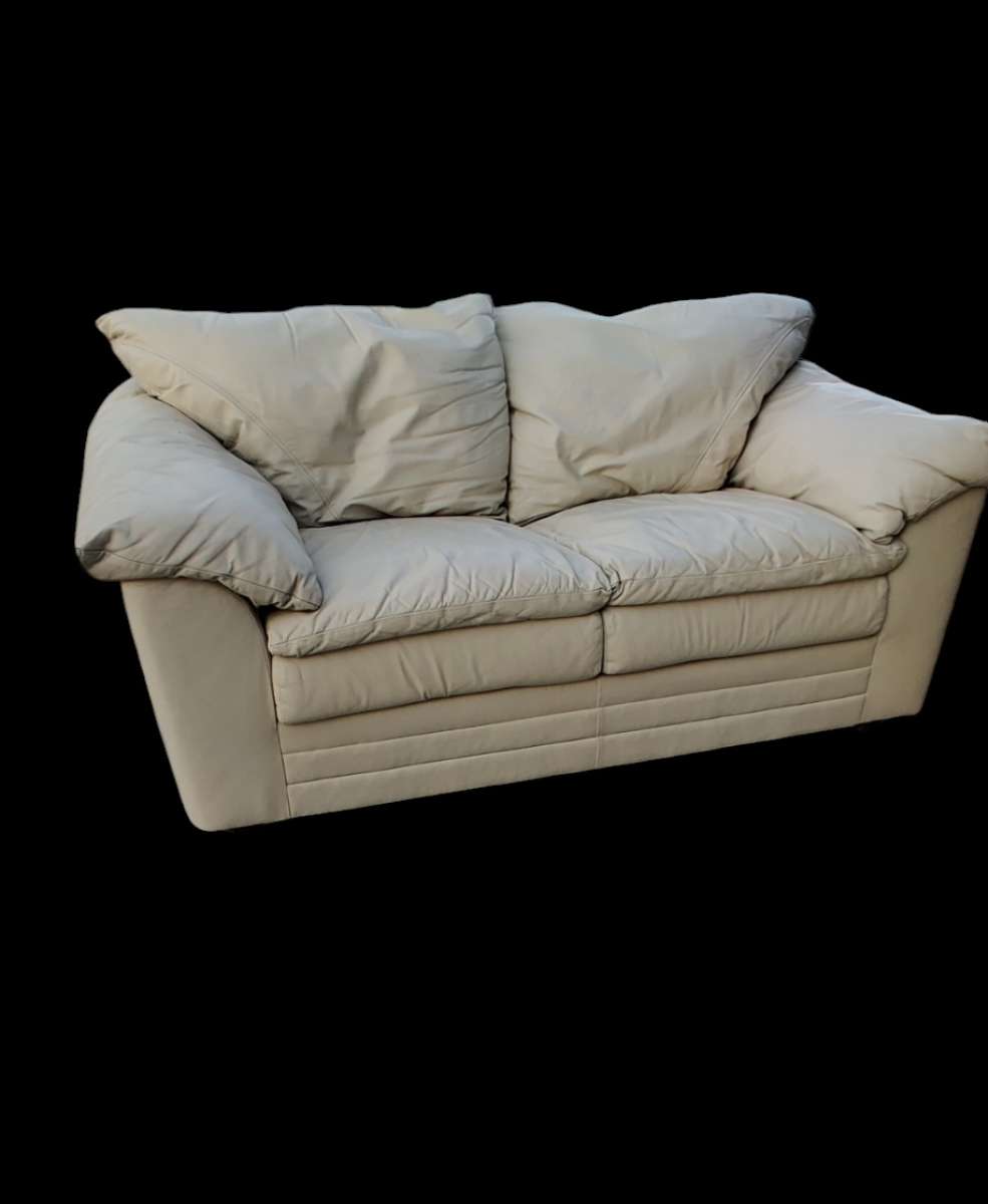 2 piece Leather Couch Sofa and Loveseat