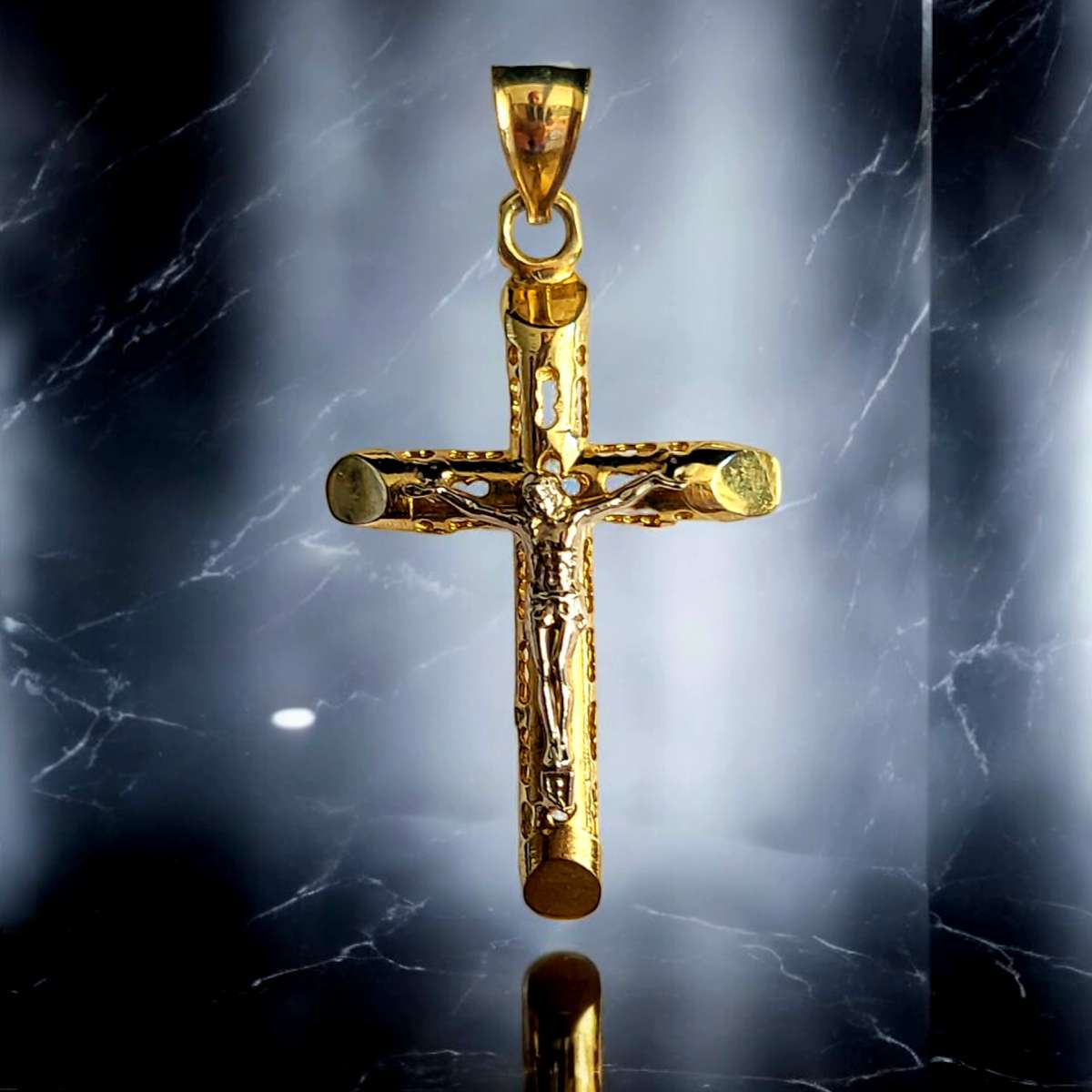 Crusafix pendat 14 KT GOLD