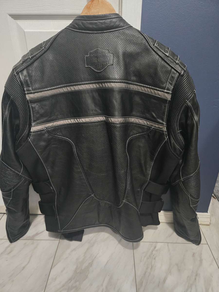 mens HarleyDavidson leather jacket