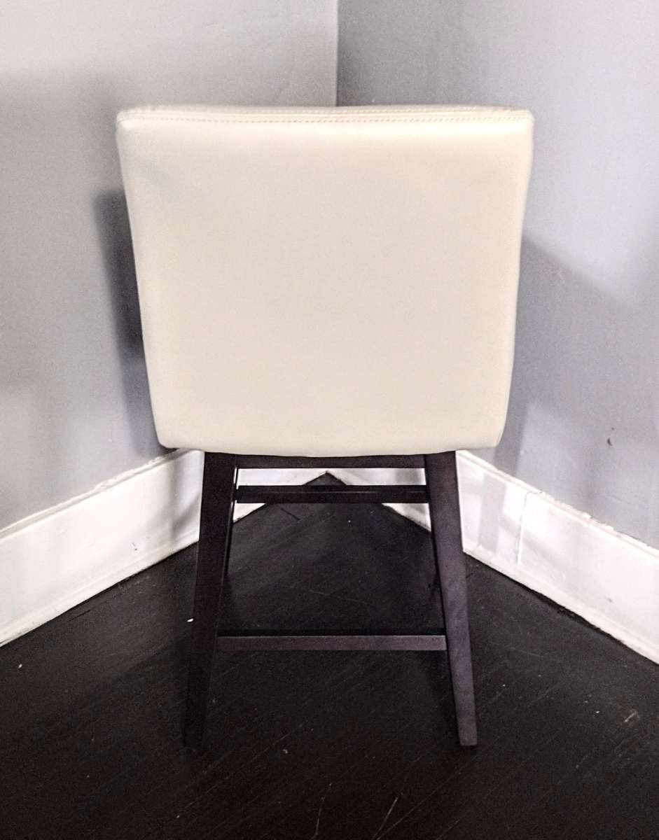 Lissa Light Gray Faux Leather Swivel Counter Stool Set
