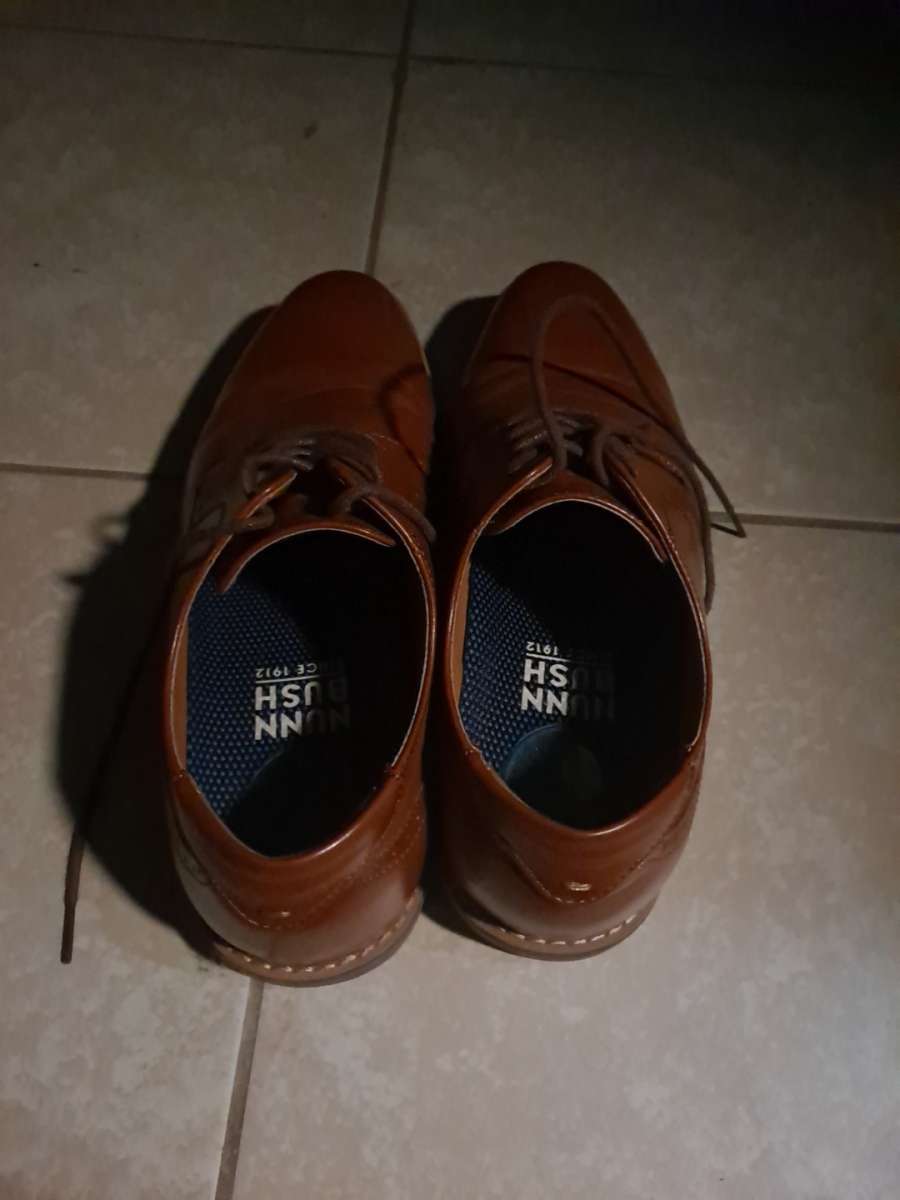Dress shoe