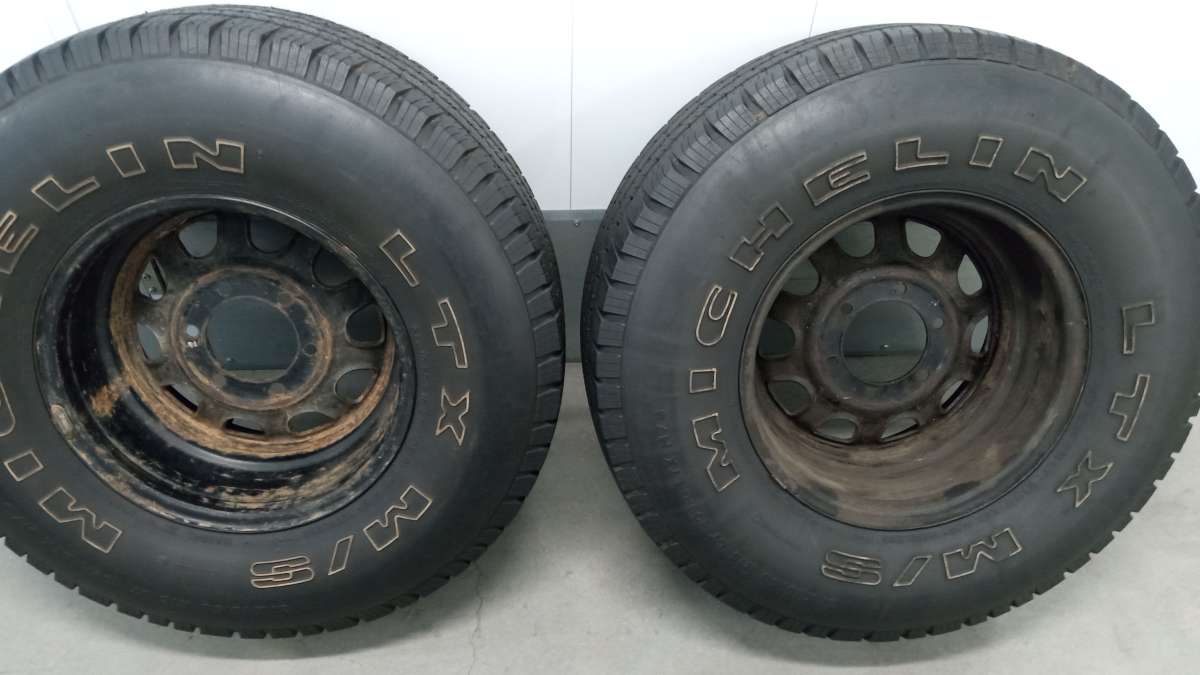 the  set of 4 tires and wheels R15