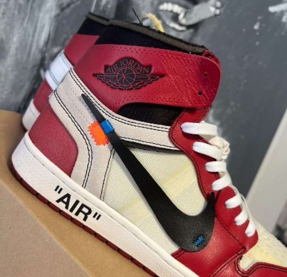 Jordan 1 off white Chicagos