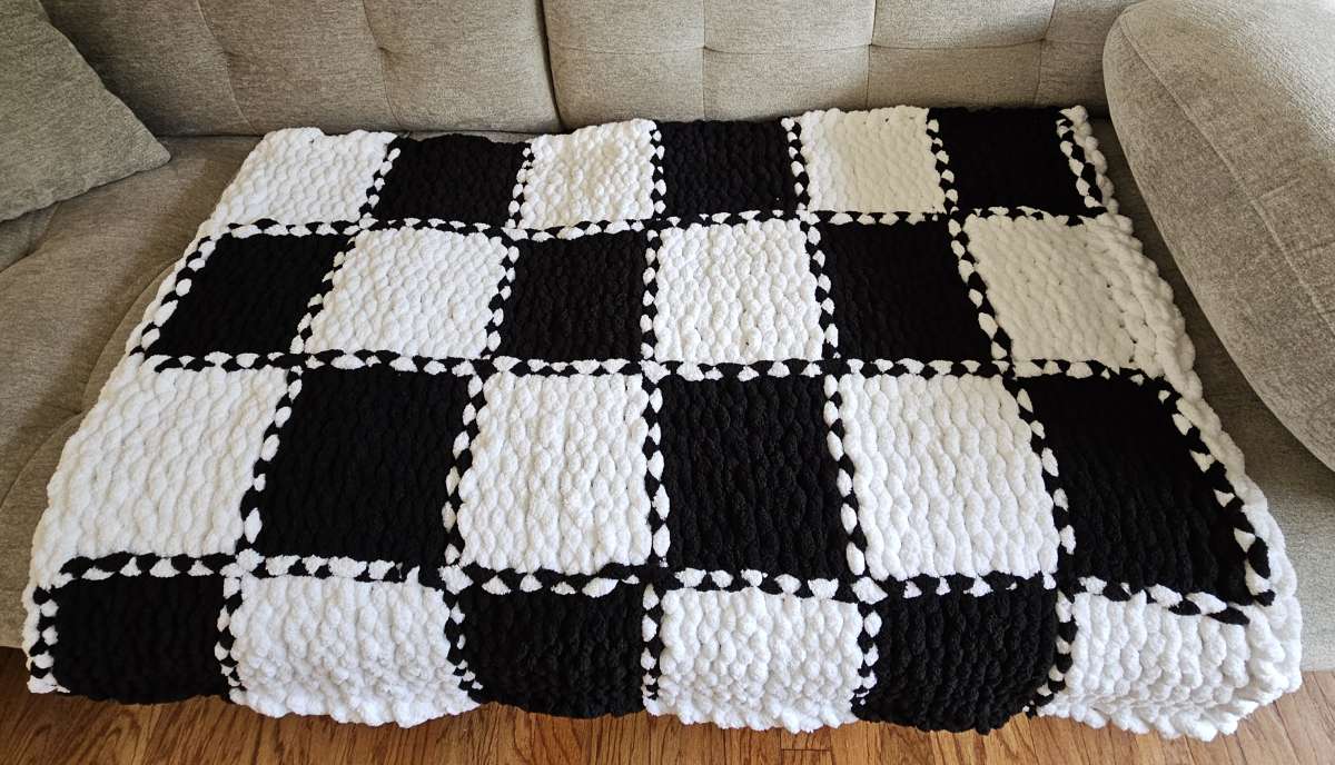 Checkered Chenille Throw