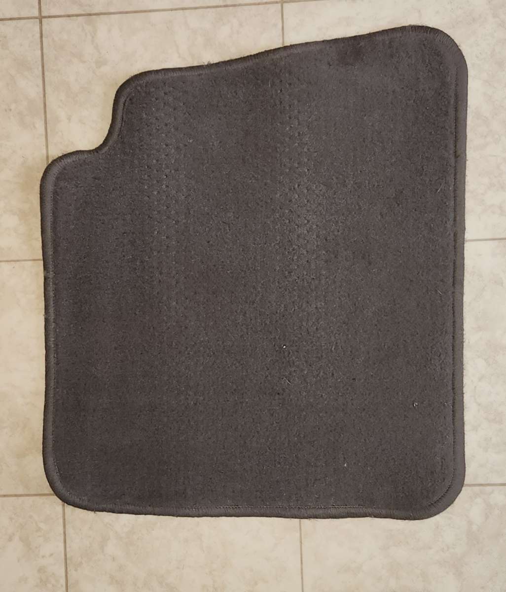 Ford Explorer carpeted floor mats
