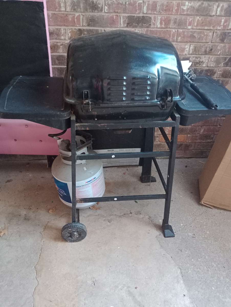 gas grill does not include gas tank