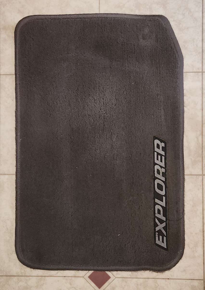 Ford Explorer carpeted floor mats