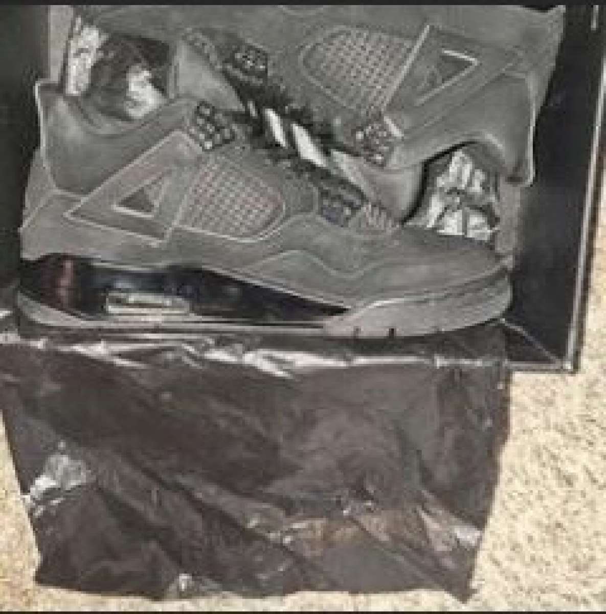 Jordan 4 black cat 2020