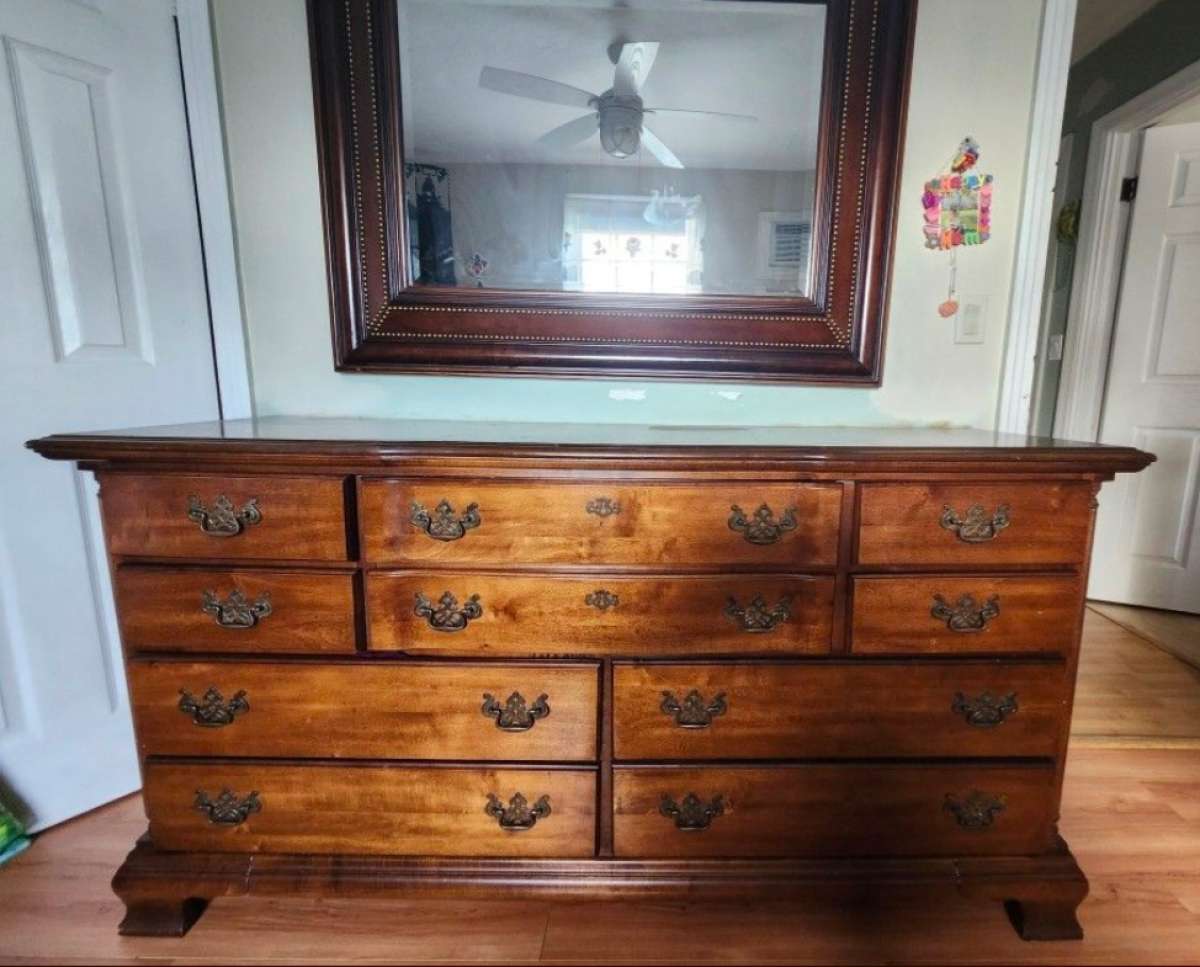 DRESSER WITH MIRROR