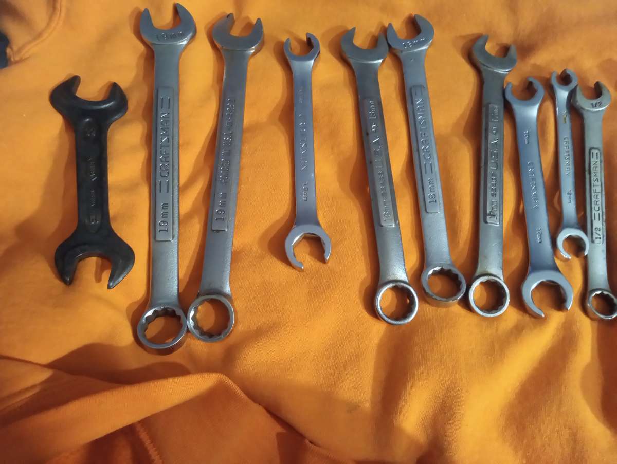 Set of Wrenches Craftsman and Socket Wrench Craft also