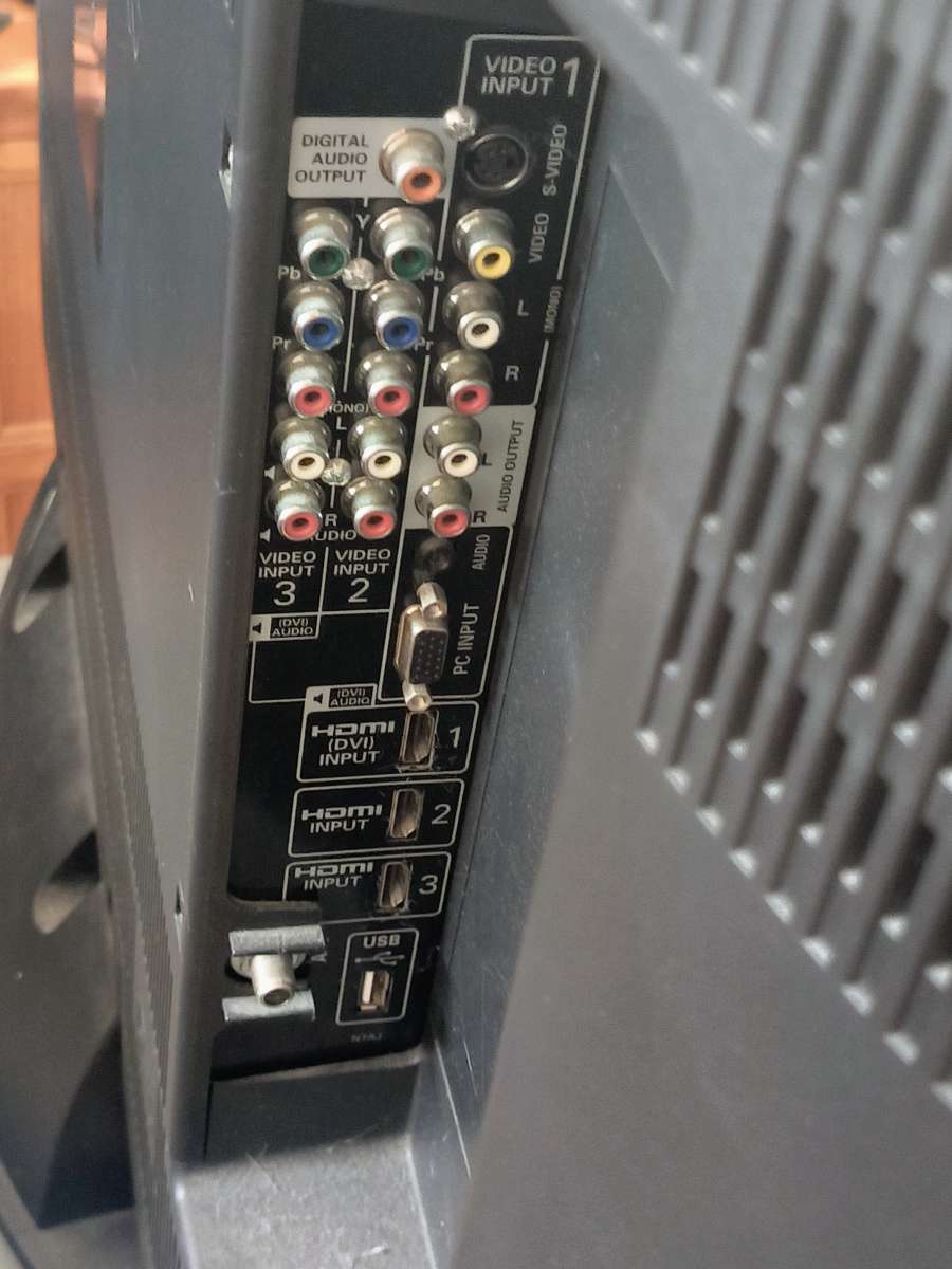 Sanyo TV and Entertainment Center Bundle