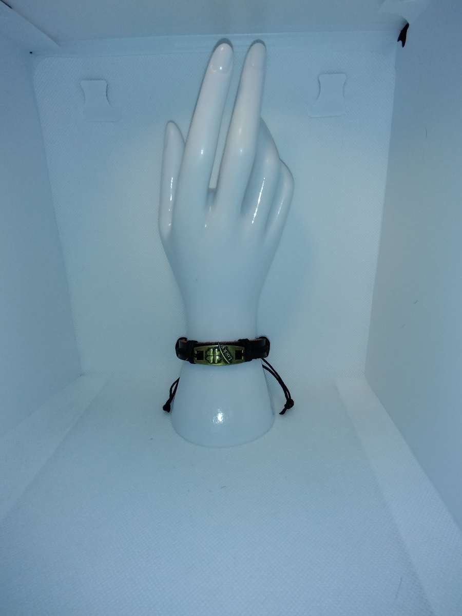 Lucky Charm Leather Bracelet VCB