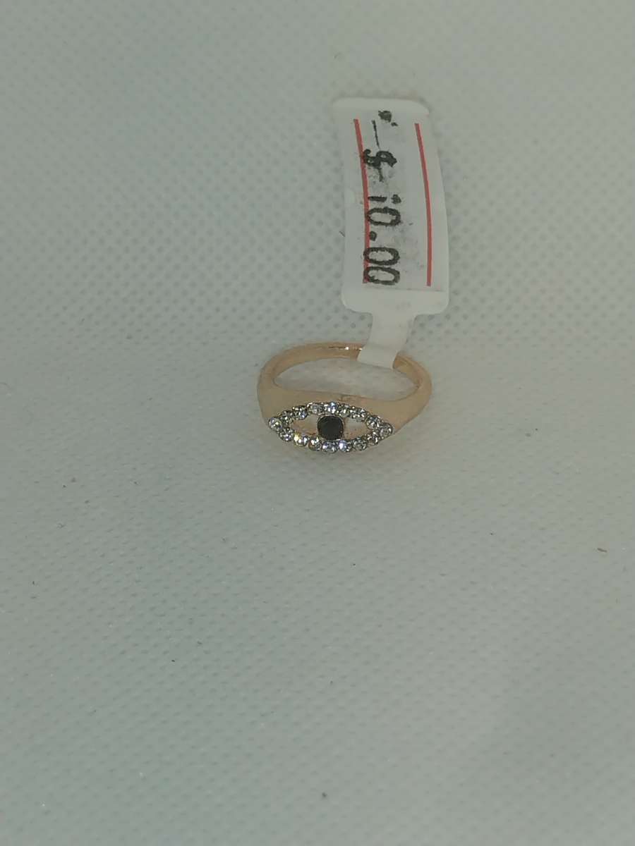 Onyx Eye Chic Rhinestone Ring