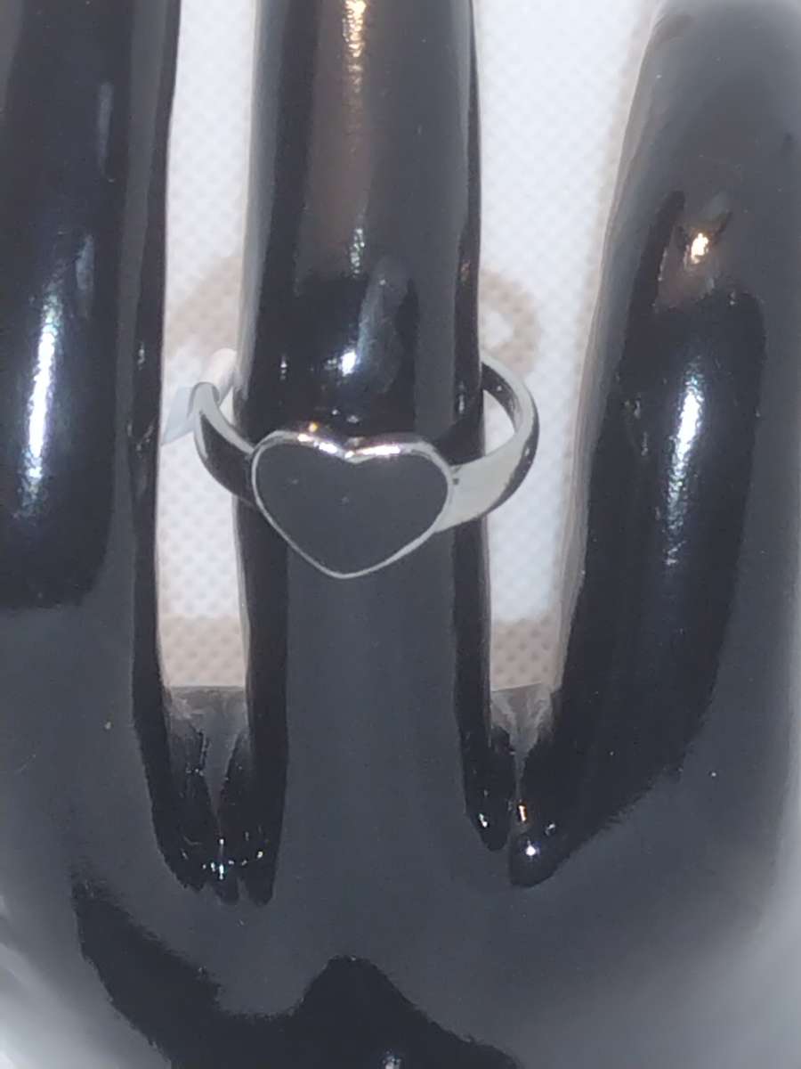 Black Heart Retro Geometric Ring