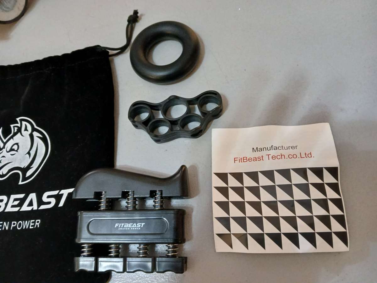 Fitbeast hand grip strengthener 3 piece kit