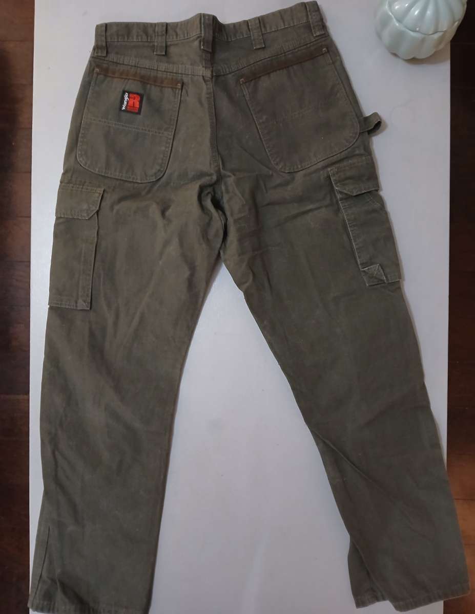 Wrangler work cargo pants 34x32