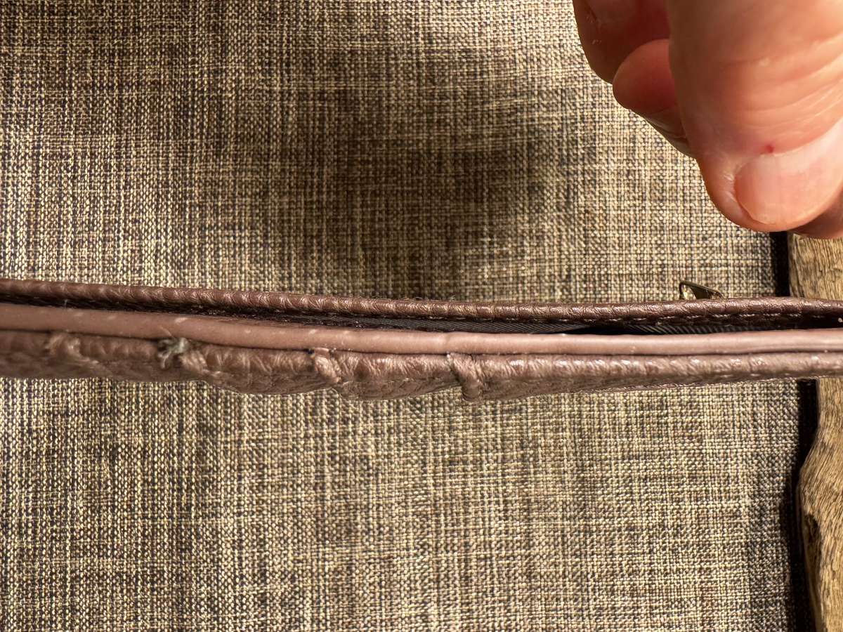 2038Stone Mountain Card Holder Brown Pebble Leather Embossed