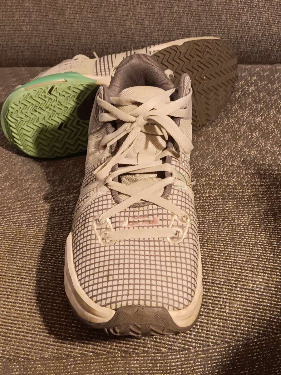 LeBron witness 7s size 13