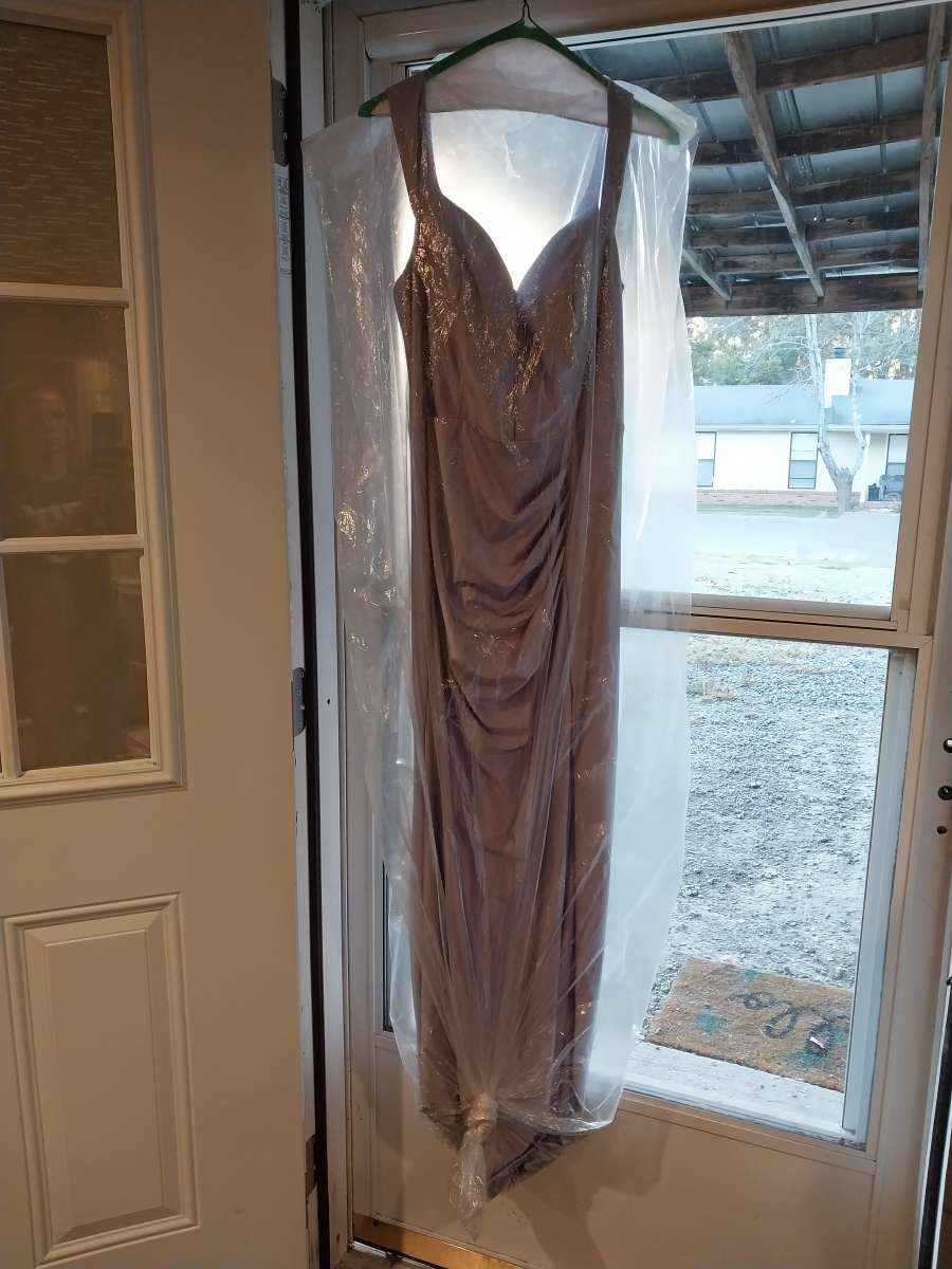 MULTI OCCASION NEVER WORN SIZE 15 JUNIORS FORMAL DRESS