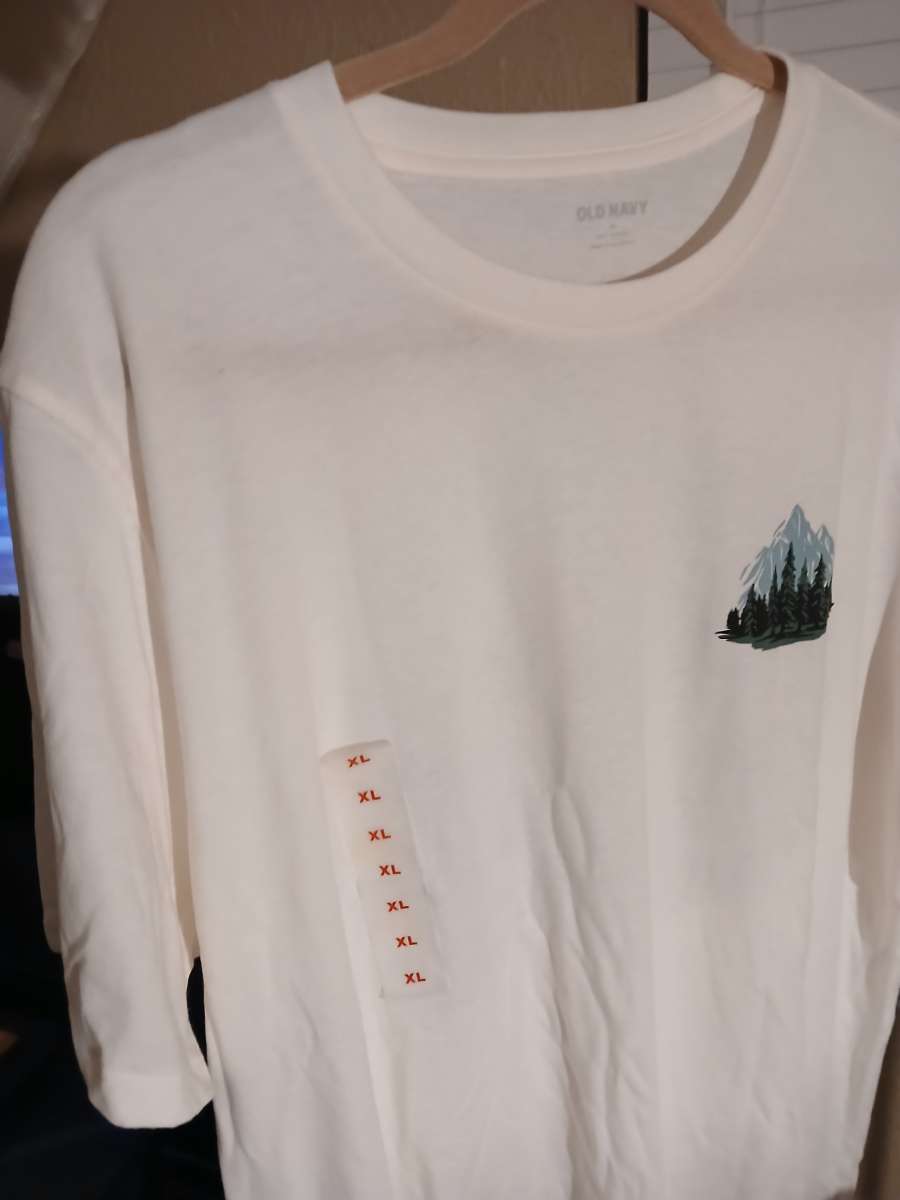 Old Navy tshirt XL